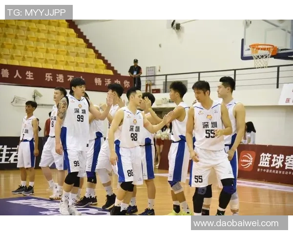 杭州篮球队凭借56分高居冠军赛积分榜首位竞争激烈引人关注